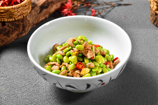 碗中美味青豆炒肉丁