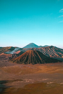 壮丽高原山脉景观