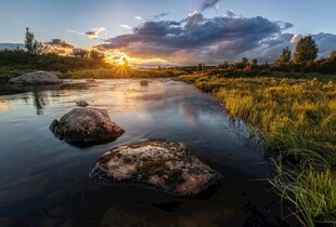 河畔落日美景