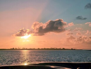 海上日落美景