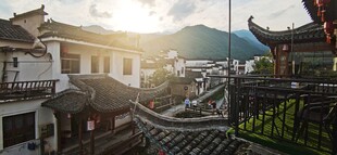 古建村落的黄昏美景