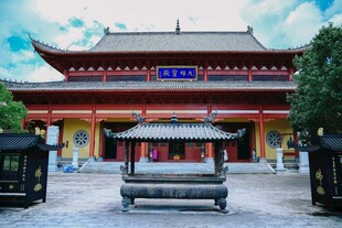 古色古香的中式庙宇建筑