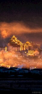 梦幻夜景中的璀璨建筑