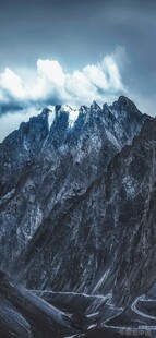 巍峨壮丽的高山景观