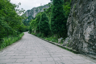 雁荡山山间石板路