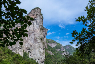 雁荡山巍峨奇峰立