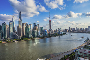 上海外滩壮丽城市天际线