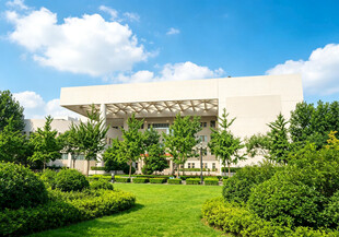 清华大学