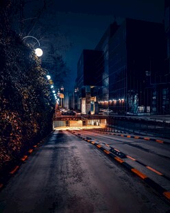 夜晚城市道路施工场景