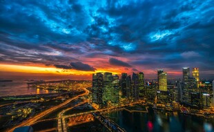 城市黄昏天际线壮丽景观