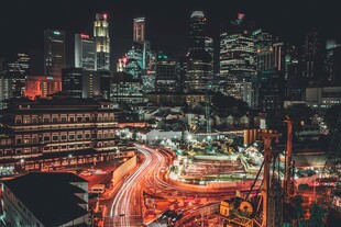 城市夜景车流璀璨画面