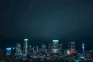 夜幕下的璀璨城市景观