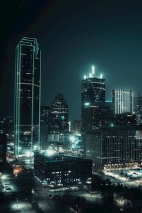 夜幕下的繁华都市景观