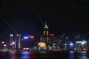香港夜景璀璨的城市风光