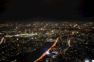 城市璀璨夜景俯瞰图