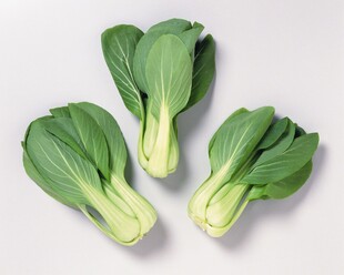 三颗鲜嫩小白菜