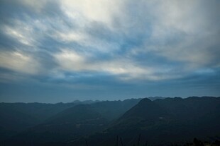 山间云海景观