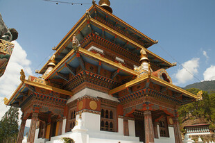 传统藏式风格寺庙建筑