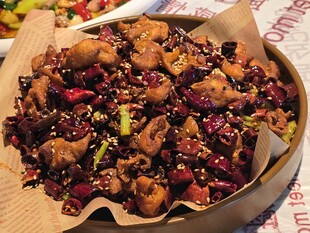 美味辣子肥肠