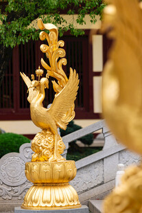 金色凤凰雕塑