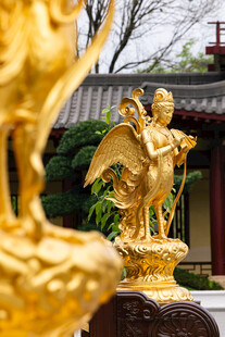 金色天使雕塑