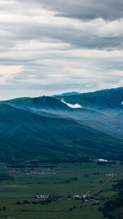 山间绿野风景
