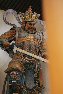古代武将造型雕像