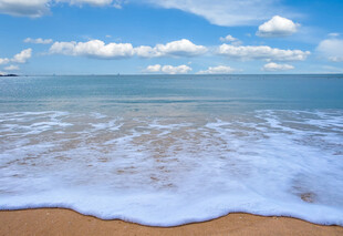 惠州巽寮湾海浪沙滩