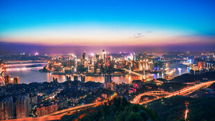 城市璀璨夜景俯瞰图