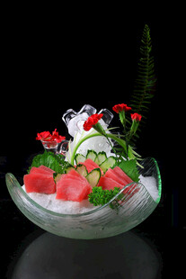 精致海鲜刺身摆盘