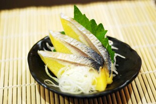 日式醋渍青花鱼料理