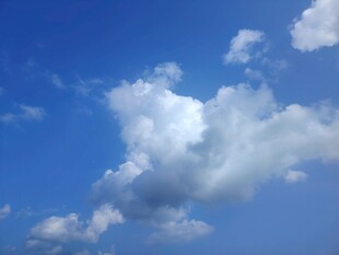 蓝天白云美景