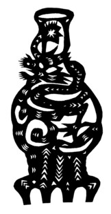 传统剪纸风格的精美花瓶