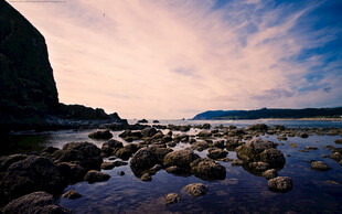 海边黄昏礁石美景