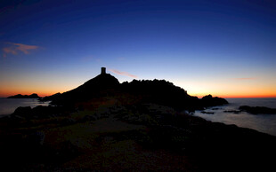 山顶日出美景