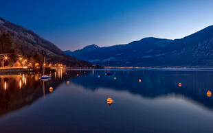 湖畔夜景静谧湖光山色
