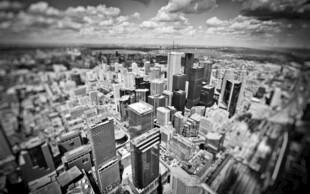 俯瞰繁华都市建筑群