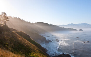 海岸晨曦美景