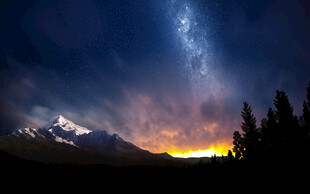 夜幕下的山林星空美景