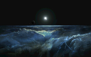 梦幻月夜下的汹涌海浪