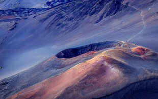 壮丽火山地貌景观