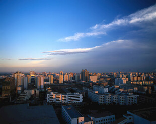 城市黄昏天际线景观