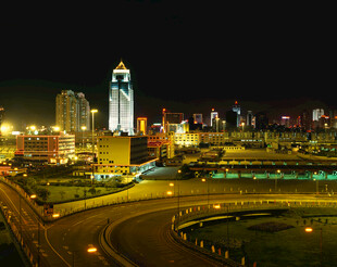 城市夜景璀璨灯光交相辉映