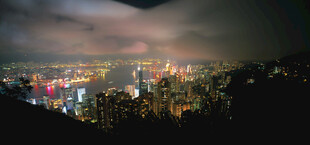 城市夜景俯瞰图
