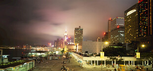 城市璀璨夜景俯瞰图