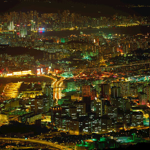 城市璀璨夜景俯瞰图