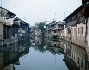 江南水乡古巷静谧河道