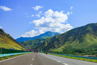 山间公路美景