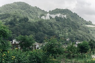 山间村落