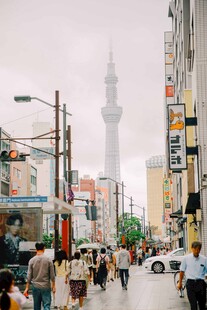东京街头热闹景象